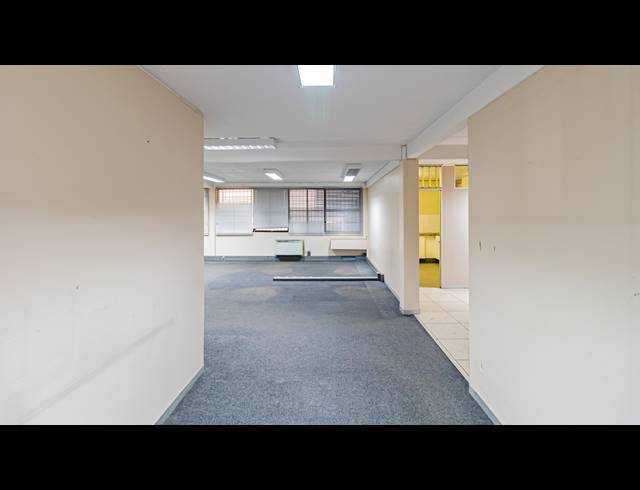 825M² OFFICE FOR SALE IN FERNDALE